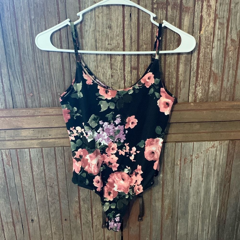 Women’s Juniors Rose Floral Sleeveless Dark Tank Top Thong Bodysuit